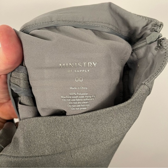 2/$30 Ministry of Supply Women’s Kinetic Skinny Pants – Charcoal Grey – Size 00 - Picture 6 of 8